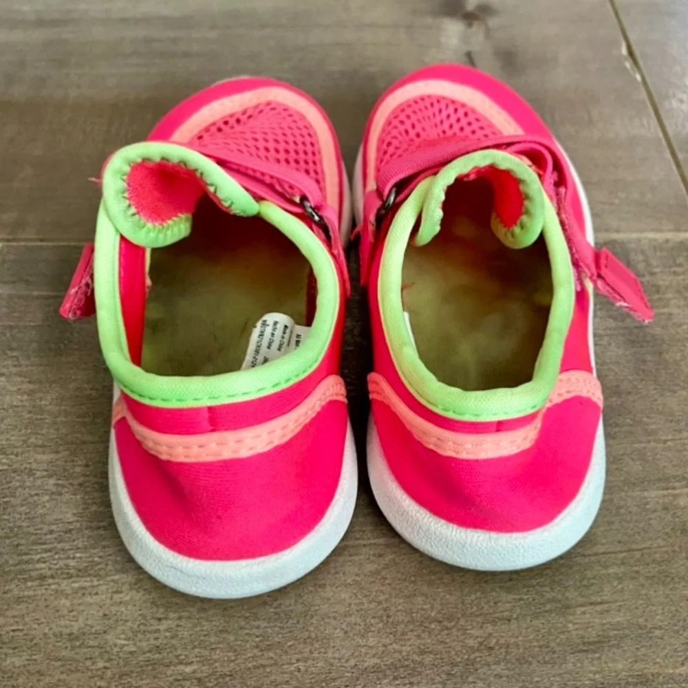 Wonder Nation Toddler Girls Beach Water Shoes in Pink